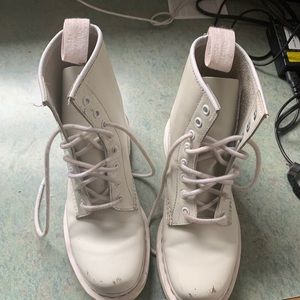 1460 Mono 8 Eye Dr. Martens